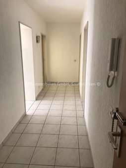 Flur - Etagenwohnung in 66121 Saarbrücken mit 83m² als Kapitalanlage kaufen