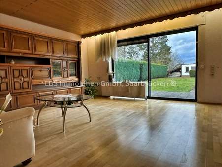Wohnzimmer - Einfamilienhaus in 66625 Nohfelden mit 270m² kaufen