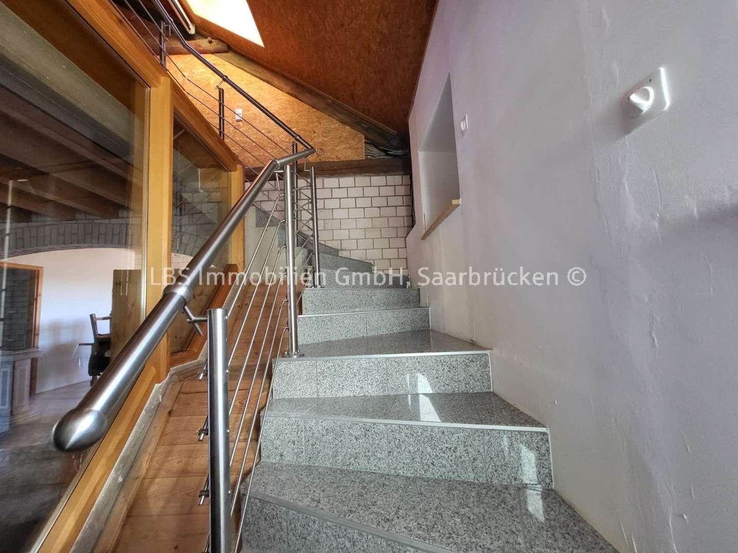 OG - Treppenhaus - Maisonette-Wohnung in 66679 Losheim mit 112m² kaufen