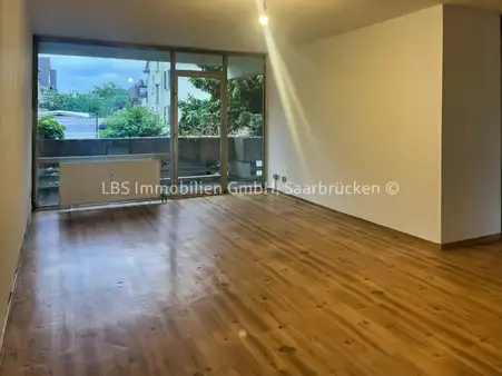 Licht, Ruhe, Komfort – Ihr neues Zuhause mit Balkonzugang aus jedem Zimmer