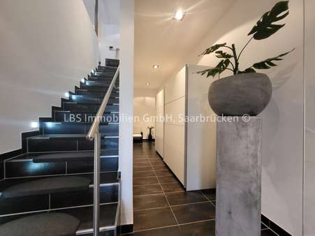 EG - Flur und Treppe - Einfamilienhaus in 66663 Merzig mit 176m² kaufen