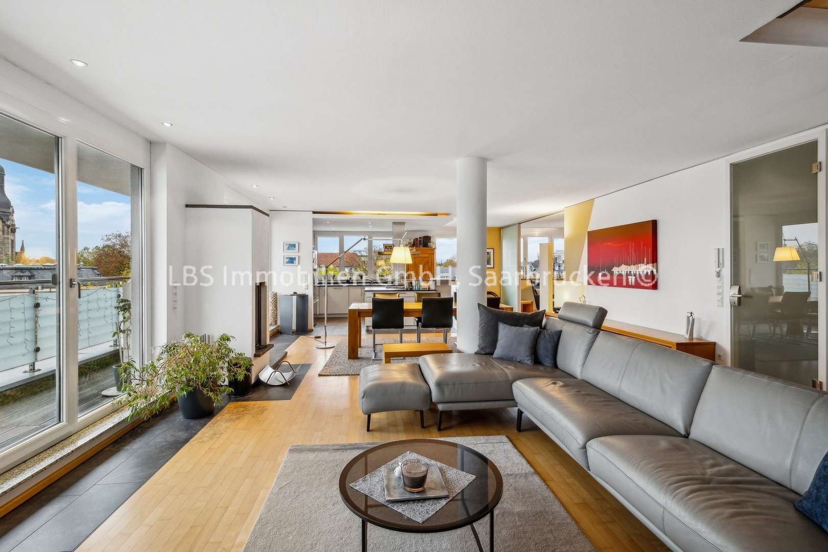 Wohnbereich/ Blick zur Küche - Penthouse-Wohnung in 66740 Saarlouis mit 245m² mieten