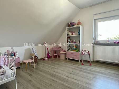 Kinderzimmer 1. OG Kinderzimmer 1. OG - Mehrfamilienhaus in 66564 Ottweiler mit 175m² kaufen