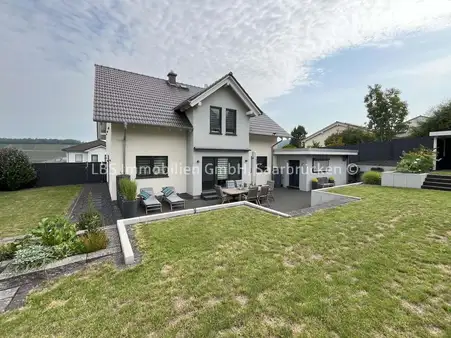 Neuwertiges Wohnerlebnis – Ihr Zuhause in Ayl 