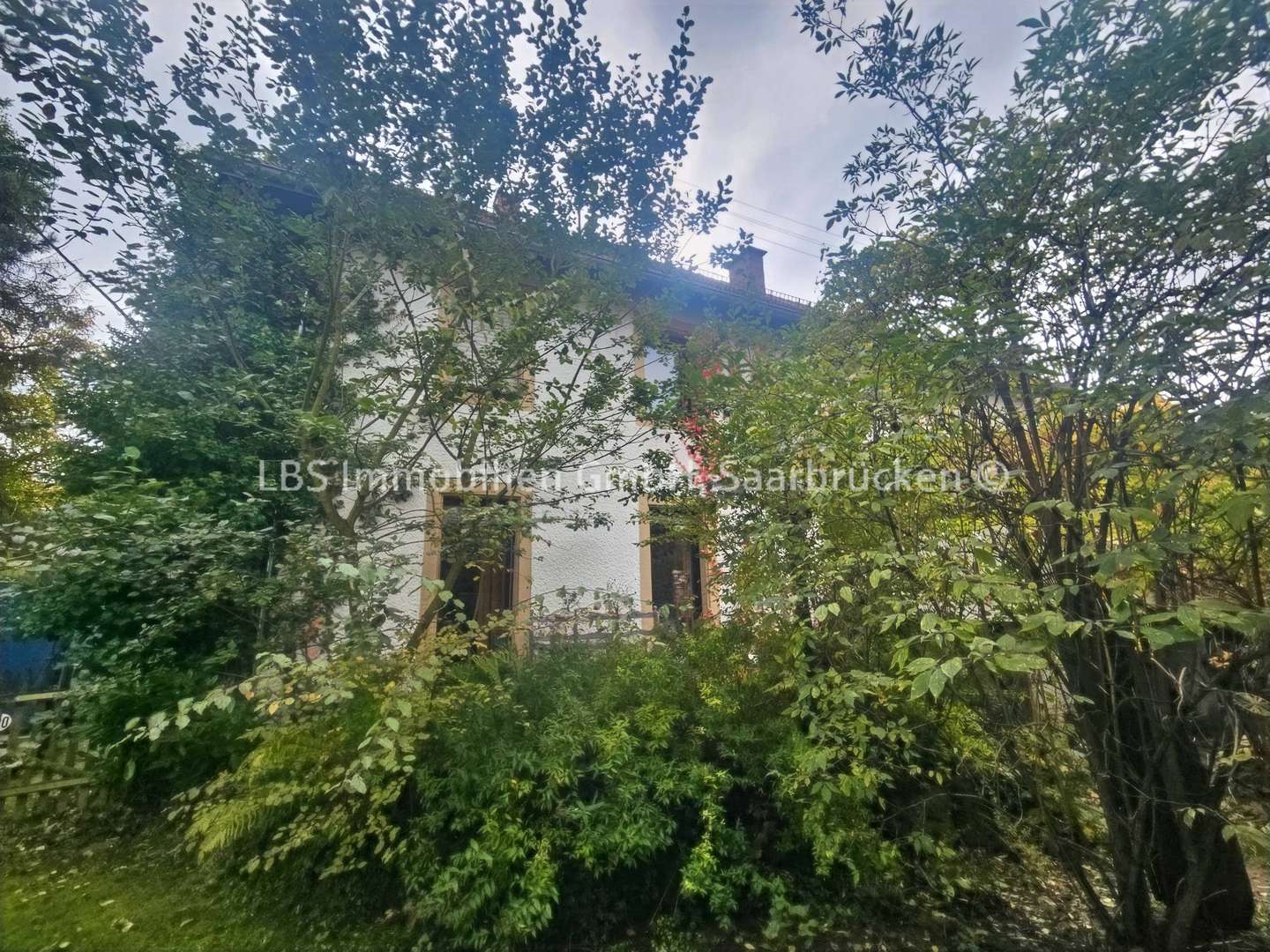 Hinteranasicht - Einfamilienhaus in 66440 Blieskastel mit 240m² kaufen