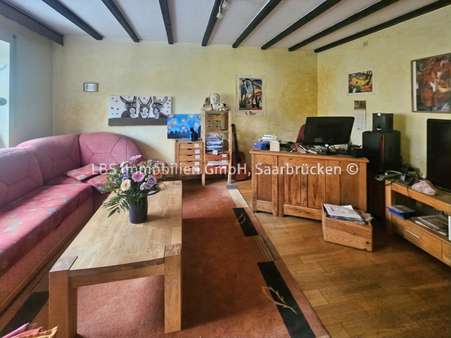 Wohnzimmer - Einfamilienhaus in 66440 Blieskastel mit 240m² kaufen