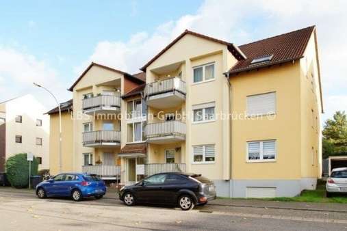 Ansicht vorne - Etagenwohnung in 66333 Völklingen mit 74m² kaufen