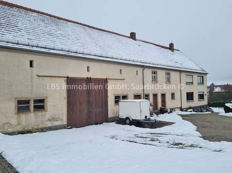 Frontansicht Abrissgebäude - Grundstück in 66399 Mandelbachtal mit 4096m² kaufen