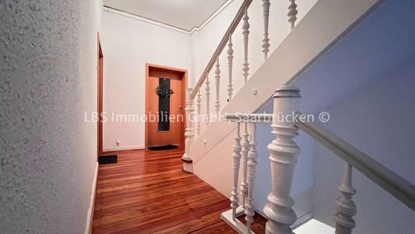 OG - Treppenhaus - Mehrfamilienhaus in 66578 Schiffweiler mit 405m² kaufen