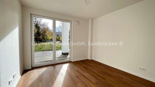 Schlafzimmer - Erdgeschosswohnung in 66693 Mettlach mit 63m² kaufen