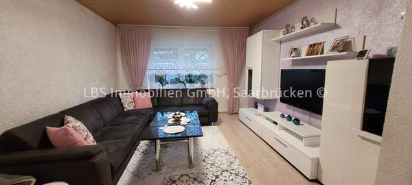 EG - Wohnzimmer - Doppelhaushälfte in 66839 Schmelz mit 140m² kaufen