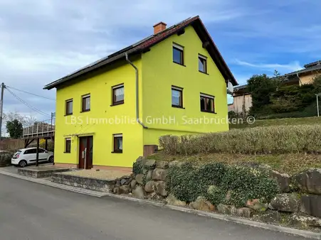 Zukunftsorientes Wohnen - Gepflegtes Einfamilienhaus mit Garage, Carport und Garten in Sankt Wendel