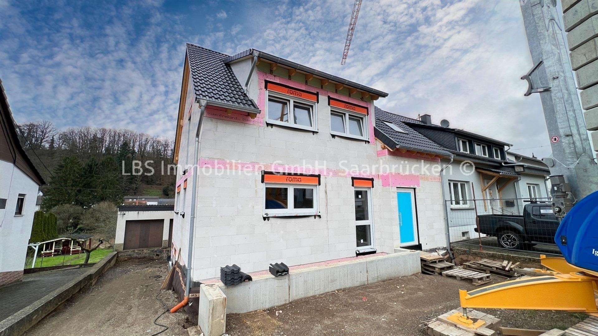 Ansicht - Vorne - Einfamilienhaus in 66701 Beckingen mit 280m² kaufen