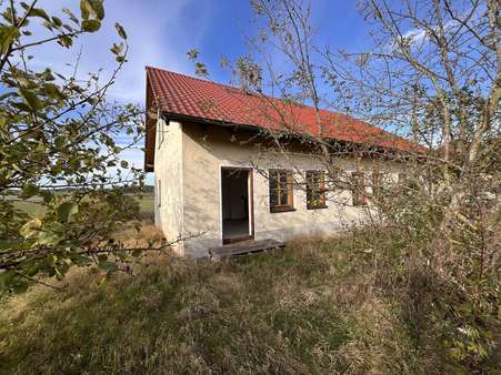 verwilderter Vordergarten - Einfamilienhaus in 97514 Oberaurach mit 150m² kaufen