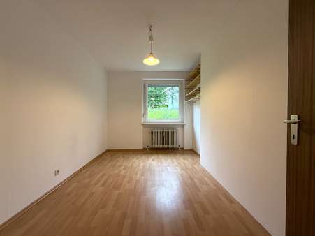 Zimmer 1 Zimmer 1 - Erdgeschosswohnung in 96450 Coburg mit 101m² kaufen