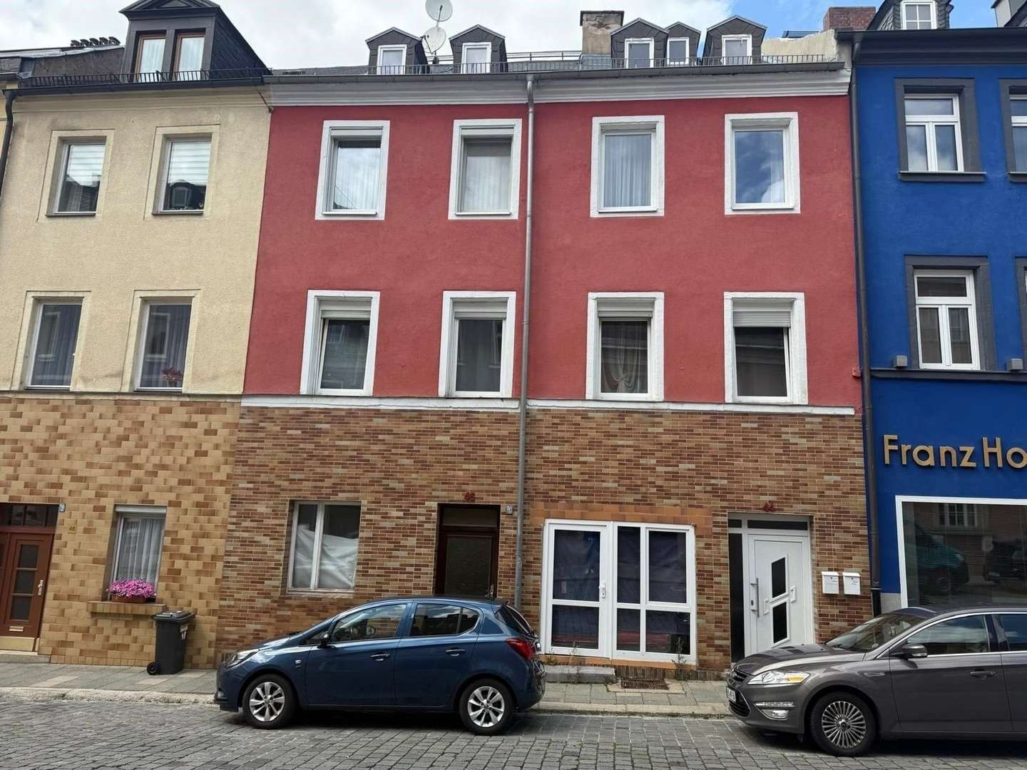 Außenansicht Außenansicht - Etagenwohnung in 95028 Hof mit 138m² kaufen