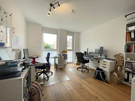 Zimmer 1 - Etagenwohnung in 93049 Regensburg mit 120m² kaufen