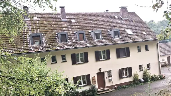 Wunderschöne, gepflegte Dachgeschosswohnung in Trausnitz - Frei!