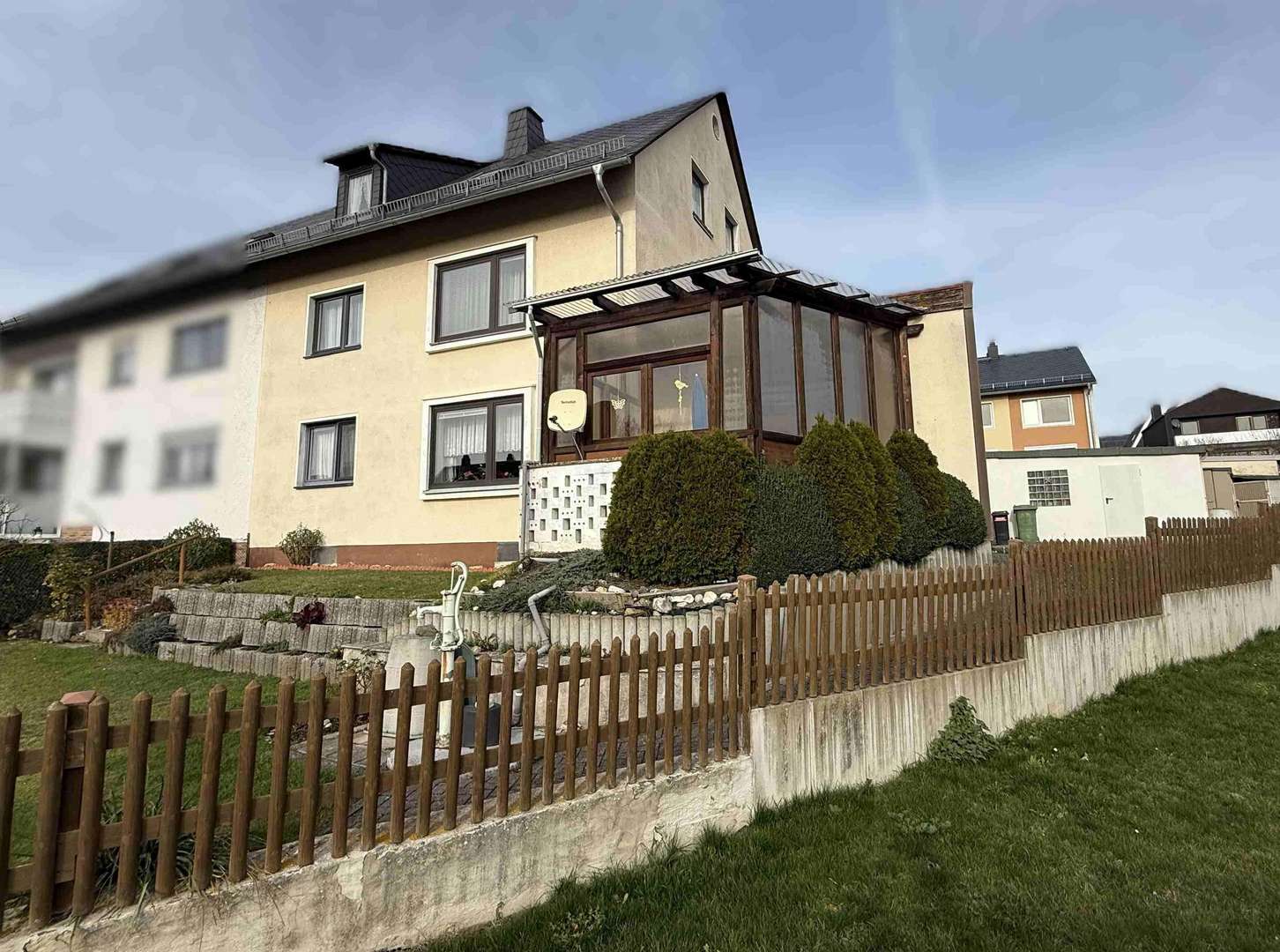 Rückansicht  - Mehrfamilienhaus in 95028 Hof mit 185m² kaufen