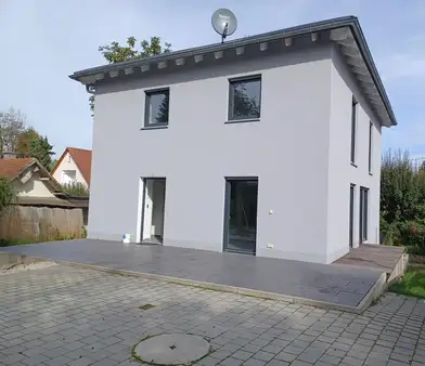 Energie-effizient und bezugsfertig: Toskanahaus in Burglengenfeld