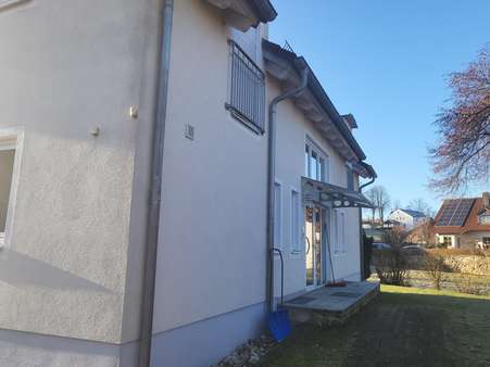 Eingang Wohnungen - Mehrfamilienhaus in 92546 Schmidgaden mit 80m² kaufen