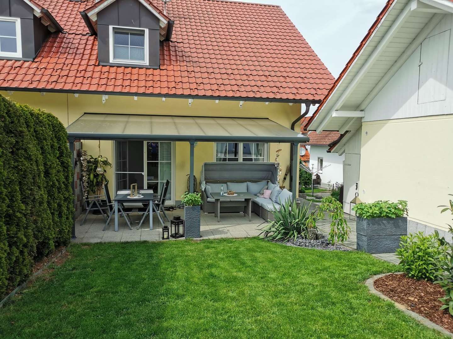 Terrasse - Doppelhaushälfte in 84160 Frontenhausen mit 111m² kaufen