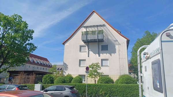 Viel Privatsphäre - Dachgeschosswohnung in 90763 Fürth mit 105m² kaufen