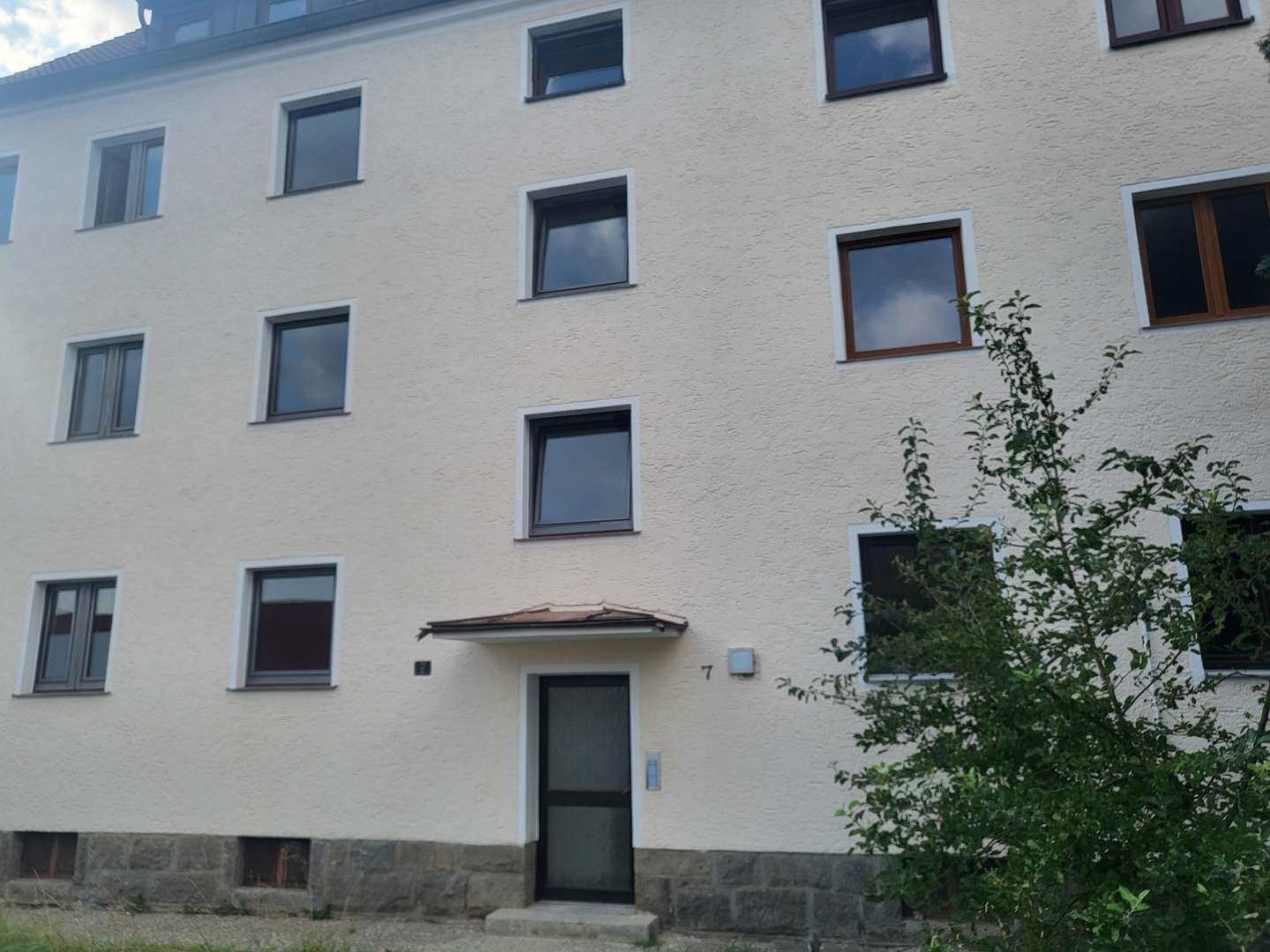 Gepflegte Wohnanlage - Dachgeschosswohnung in 92431 Neunburg mit 42m² kaufen