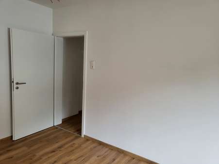 Wohnzimmer - Erdgeschosswohnung in 92431 Neunburg mit 51m² kaufen