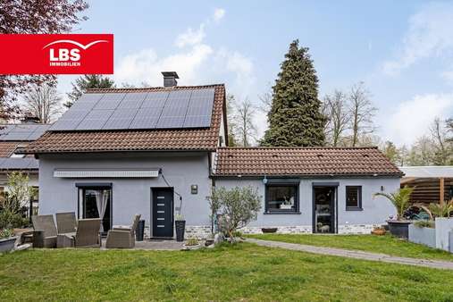 Hausansicht - Einfamilienhaus in 40764 Langenfeld mit 123m² kaufen