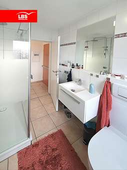 Badezimmer - Etagenwohnung in 50259 Pulheim mit 71m² kaufen