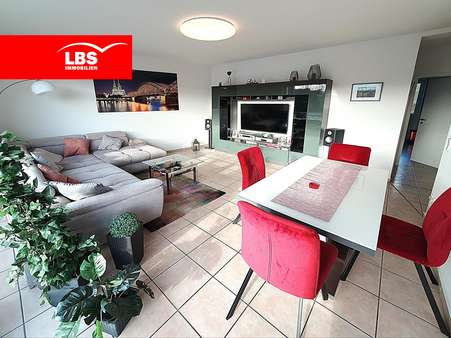 Wohnzimmer - Etagenwohnung in 50259 Pulheim mit 71m² kaufen