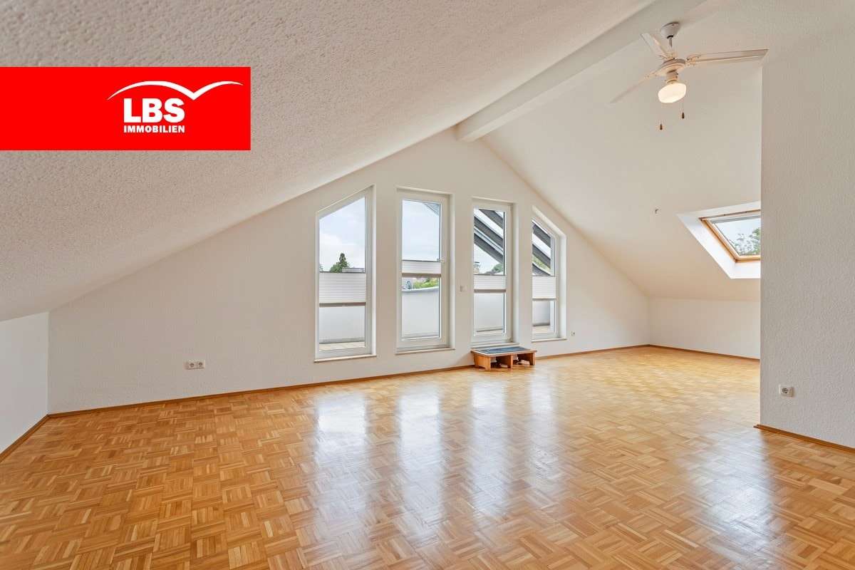 Wohnraum - Dachgeschosswohnung in 40764 Langenfeld mit 66m² kaufen