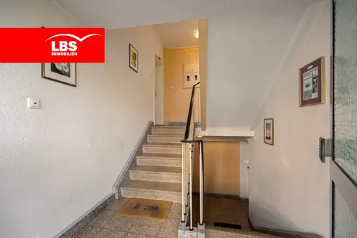 Gepflegte 3 Zimmer Wohnung mit Balkon in begehrter Lage Leverkusen Manfort!