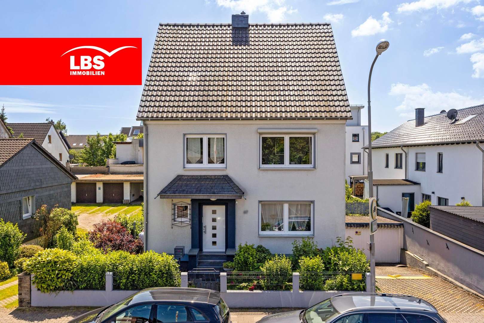 Vorderansicht - Mehrfamilienhaus in 51379 Leverkusen mit 180m² kaufen