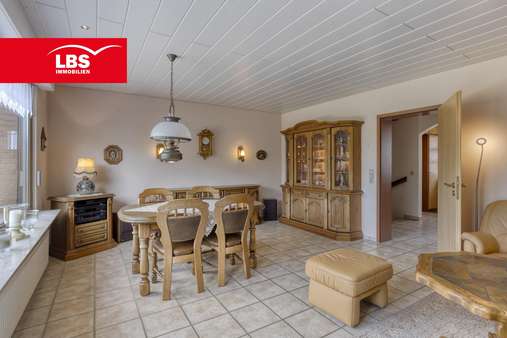 Wohn-Esszimmer Wohn-Esszimmer - Reihenmittelhaus in 40789 Monheim mit 94m² kaufen