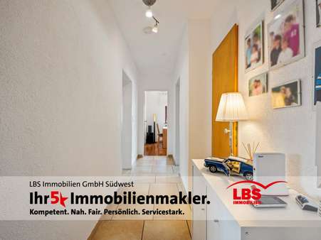 Flur EG - Zweifamilienhaus in 65830 Kriftel mit 130m² kaufen