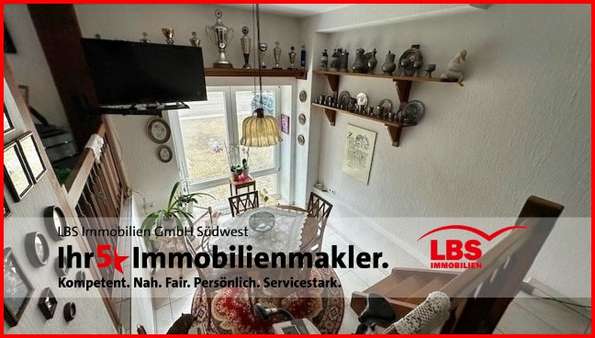 Wohn-/ Esszimmer - Zweifamilienhaus in 77716 Haslach mit 230m² kaufen