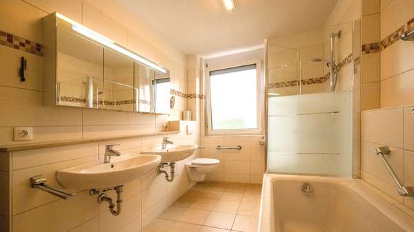 Bad Bad - Etagenwohnung in 71065 Sindelfingen mit 114m² kaufen