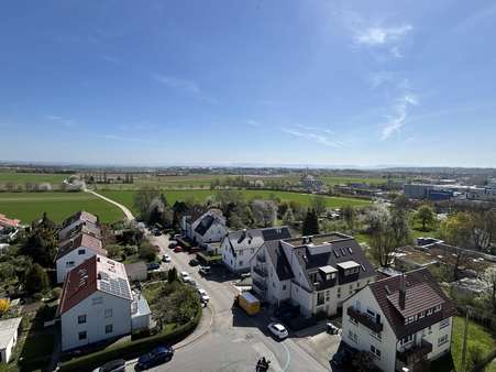 Traumhafte Fernsicht - Etagenwohnung in 70771 Leinfelden-Echterdingen mit 108m² kaufen