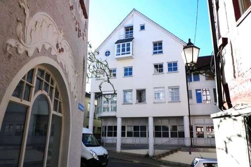 Ansicht Wohn-/Geschäftshaus - Maisonette-Wohnung in 88630 Pfullendorf mit 45m² als Kapitalanlage kaufen