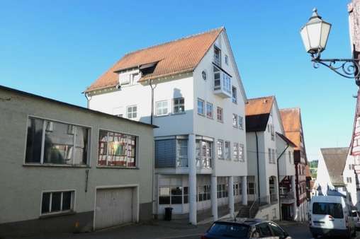 Gesamtansicht Haus - Maisonette-Wohnung in 88630 Pfullendorf mit 45m² als Kapitalanlage kaufen