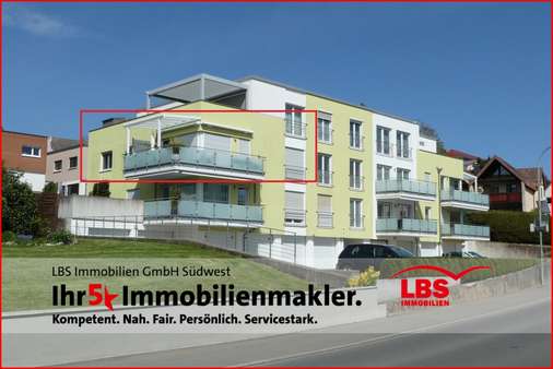 Gesamtansicht mit Balkon - Etagenwohnung in 88630 Pfullendorf mit 125m² kaufen