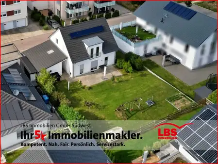 Top Wohnlage! Modernes Einfamilienhaus mit großem Garten und Doppelcarport 