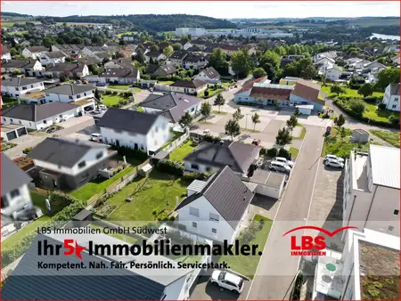 Top Wohnlage! Modernes Einfamilienhaus mit großem Garten und Doppelcarport 