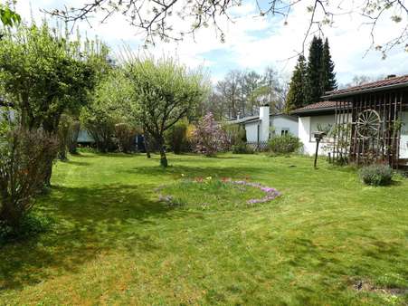Gepflegte Außenanlage - Süden - Einfamilienhaus in 88630 Pfullendorf mit 160m² kaufen