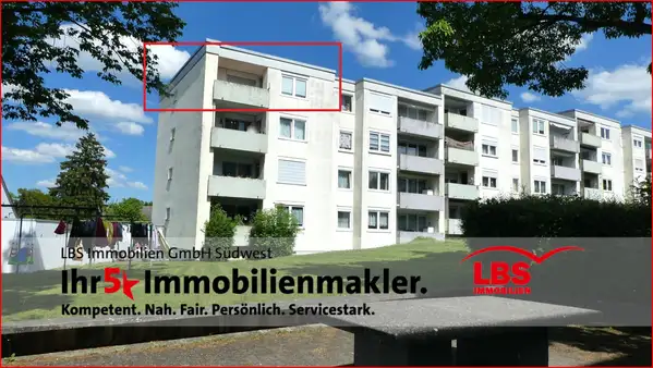 In zentrale Lage! Drei Zimmer mit Balkon und Stellplatz - vermietet
