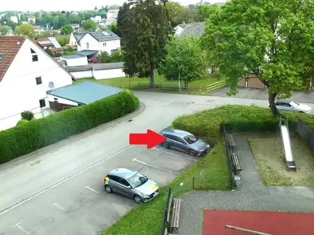 In zentrale Lage! Drei Zimmer mit Balkon und Stellplatz - vermietet