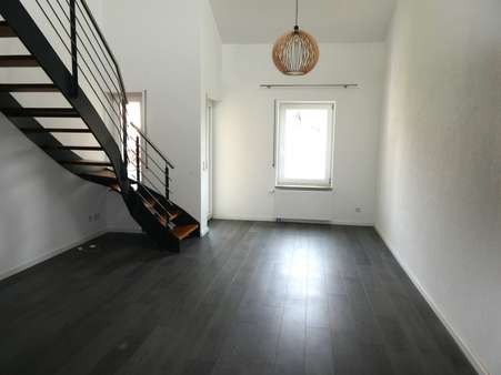 Wohn-/Essbereich mit Loggia - Maisonette-Wohnung in 88348 Bad Saulgau mit 102m² kaufen