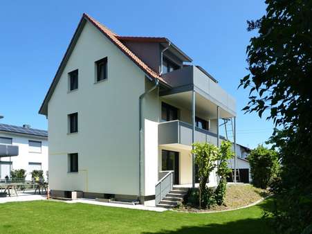 Hochwertig saniertes Zweifamilienhaus Hochwertig saniertes Zweifamilienhaus - Dachgeschosswohnung in 88696 Owingen mit 78m² kaufen